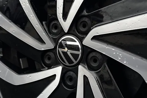 ML22JUE Volkswagen Polo 1.0 TSI Life 5dr DSG **PARKING SENSORS** Thumbnail #29