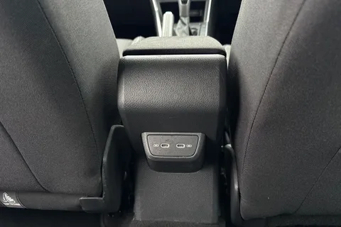 ML22JUE Volkswagen Polo 1.0 TSI Life 5dr DSG **PARKING SENSORS** Thumbnail #32