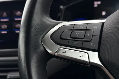 ML22JUE Volkswagen Polo 1.0 TSI Life 5dr DSG **PARKING SENSORS** Thumbnail #34