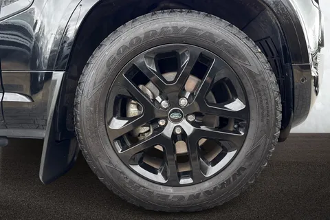 DN73RZO Land Rover Defender 110 3.0 D250 XS Edition 5dr Thumbnail #10