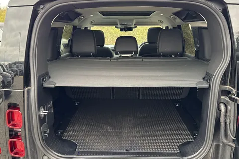 DN73RZO Land Rover Defender 110 3.0 D250 XS Edition 5dr Thumbnail #12