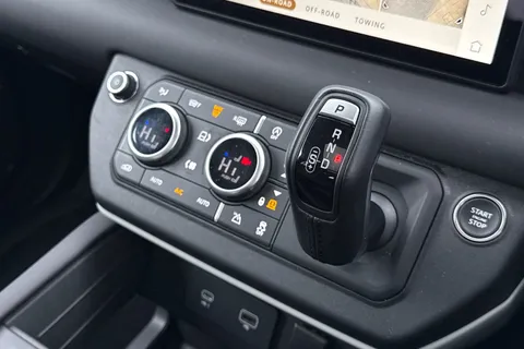 DN73RZO Land Rover Defender 110 3.0 D250 XS Edition 5dr Thumbnail #15