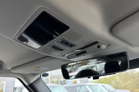 DN73RZO Land Rover Defender 110 3.0 D250 XS Edition 5dr Thumbnail #25