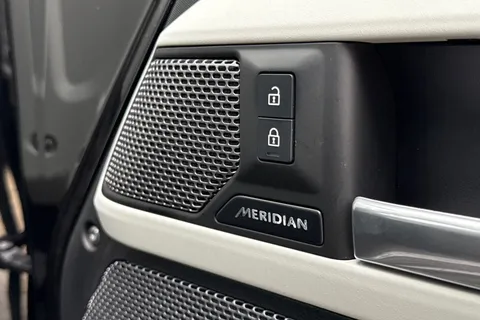 DN73RZO Land Rover Defender 110 3.0 D250 XS Edition 5dr Thumbnail #26