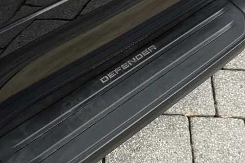 DN73RZO Land Rover Defender 110 3.0 D250 XS Edition 5dr Thumbnail #37