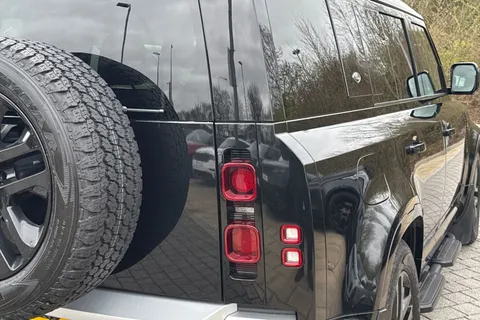 DN73RZO Land Rover Defender 110 3.0 D250 XS Edition 5dr Thumbnail #39