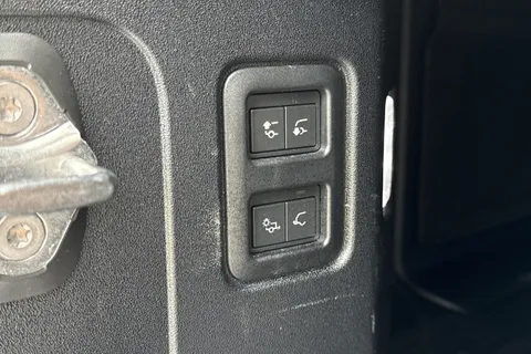 DN73RZO Land Rover Defender 110 3.0 D250 XS Edition 5dr Thumbnail #41