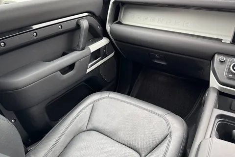 DN73RZO Land Rover Defender 110 3.0 D250 XS Edition 5dr Thumbnail #46