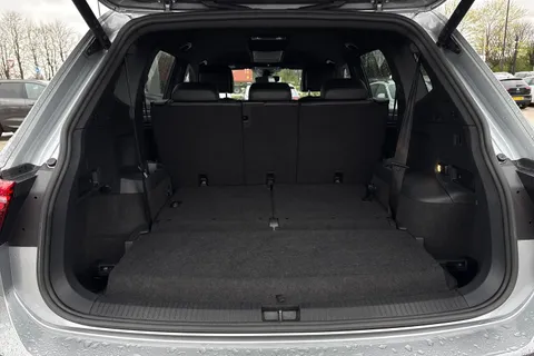 YG71XGE Volkswagen Tiguan Allspace 2.0 TSI 4Motion R-Line 5dr DSG Thumbnail #8