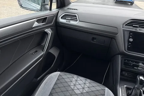 YG71XGE Volkswagen Tiguan Allspace 2.0 TSI 4Motion R-Line 5dr DSG Thumbnail #21