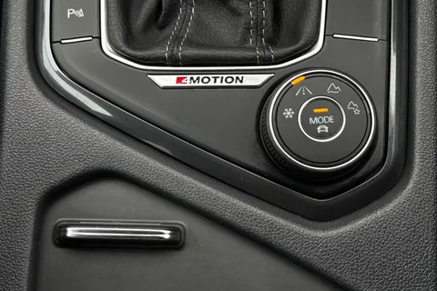 YG71XGE Volkswagen Tiguan Allspace 2.0 TSI 4Motion R-Line 5dr DSG Thumbnail #38