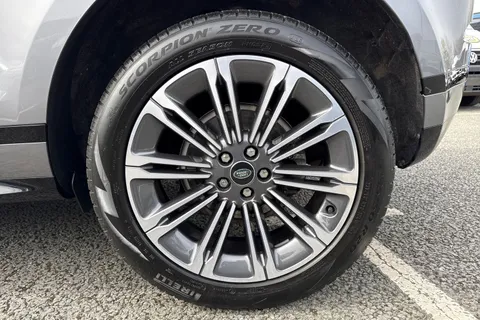 11 of 60 for Land Rover Range Rover Evoque 2.0 D200 MHEV Dynamic SE Auto 4WD Euro 6 (s/s) 5dr