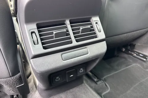 36 of 60 for Land Rover Range Rover Evoque 2.0 D200 MHEV Dynamic SE Auto 4WD Euro 6 (s/s) 5dr