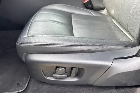 38 of 60 for Land Rover Range Rover Evoque 2.0 D200 MHEV Dynamic SE Auto 4WD Euro 6 (s/s) 5dr