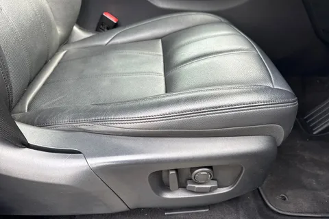 40 of 60 for Land Rover Range Rover Evoque 2.0 D200 MHEV Dynamic SE Auto 4WD Euro 6 (s/s) 5dr