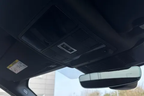 KW74HVV Land Rover Discovery Sport 2.0 D200 Dynamic HSE 5dr Thumbnail #25