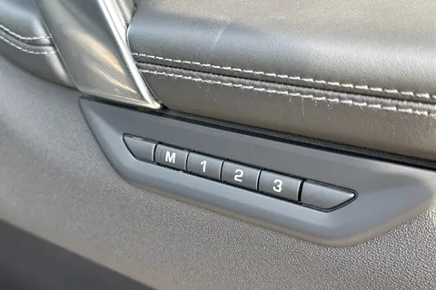 KW74HVV Land Rover Discovery Sport 2.0 D200 Dynamic HSE 5dr Thumbnail #36