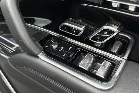 KO73RWX Land Rover Range Rover 3.0 D300 HSE 5dr Thumbnail #36