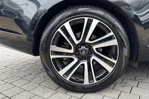 KO73RWX Land Rover Range Rover 3.0 D300 HSE 5dr Thumbnail #37