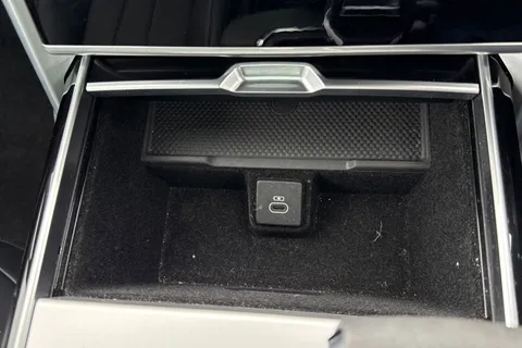 KO73RWX Land Rover Range Rover 3.0 D300 HSE 5dr Thumbnail #50