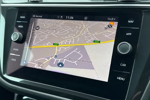 CX23PMV Volkswagen Tiguan 1.5 TSI 150 R-Line 5dr DSG ⭐Rear Camera⭐ Thumbnail #18