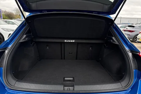 KP69EOW Volkswagen T-Roc 1.6 TDI R-Line 5dr Thumbnail #8