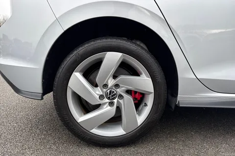 11 of 67 for Volkswagen Golf 1.4 TSI 13kWh GTE DSG Euro 6 (s/s) 5dr