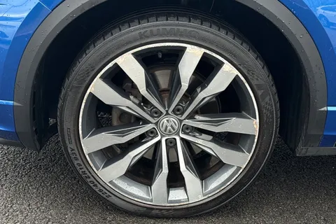 KP69EOW Volkswagen T-Roc 1.6 TDI R-Line 5dr Thumbnail #11