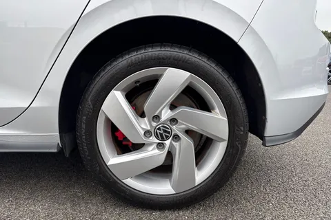 13 of 67 for Volkswagen Golf 1.4 TSI 13kWh GTE DSG Euro 6 (s/s) 5dr