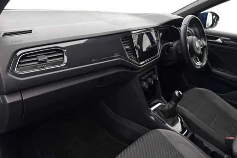 KP69EOW Volkswagen T-Roc 1.6 TDI R-Line 5dr Thumbnail #16