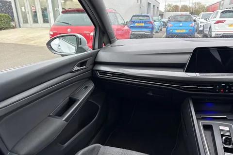 20 of 67 for Volkswagen Golf 1.4 TSI 13kWh GTE DSG Euro 6 (s/s) 5dr