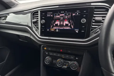 KP69EOW Volkswagen T-Roc 1.6 TDI R-Line 5dr Thumbnail #23