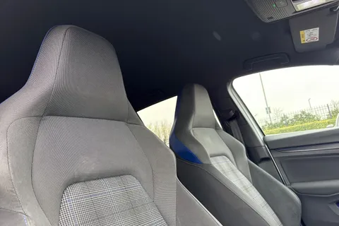 24 of 67 for Volkswagen Golf 1.4 TSI 13kWh GTE DSG Euro 6 (s/s) 5dr