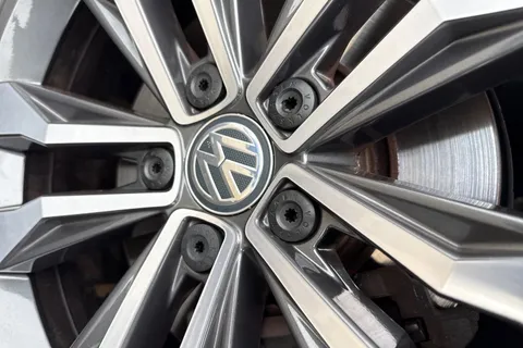 KP69EOW Volkswagen T-Roc 1.6 TDI R-Line 5dr Thumbnail #27