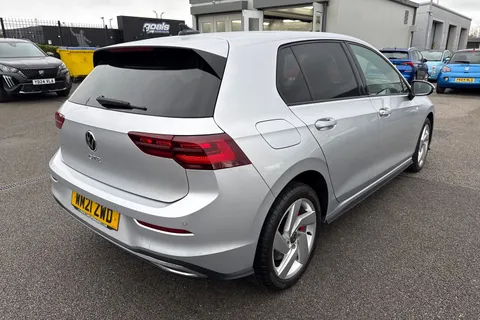 33 of 67 for Volkswagen Golf 1.4 TSI 13kWh GTE DSG Euro 6 (s/s) 5dr