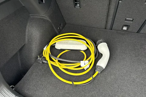 34 of 67 for Volkswagen Golf 1.4 TSI 13kWh GTE DSG Euro 6 (s/s) 5dr