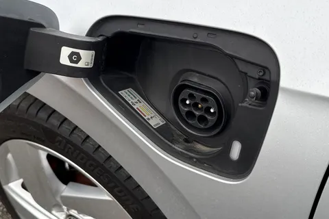 35 of 67 for Volkswagen Golf 1.4 TSI 13kWh GTE DSG Euro 6 (s/s) 5dr