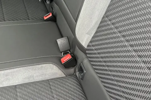 KP69EOW Volkswagen T-Roc 1.6 TDI R-Line 5dr Thumbnail #33