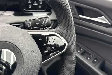 39 of 67 for Volkswagen Golf 1.4 TSI 13kWh GTE DSG Euro 6 (s/s) 5dr