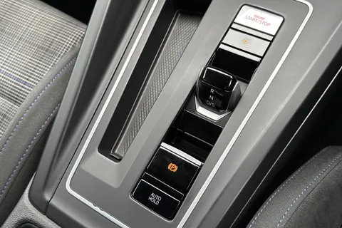 57 of 67 for Volkswagen Golf 1.4 TSI 13kWh GTE DSG Euro 6 (s/s) 5dr