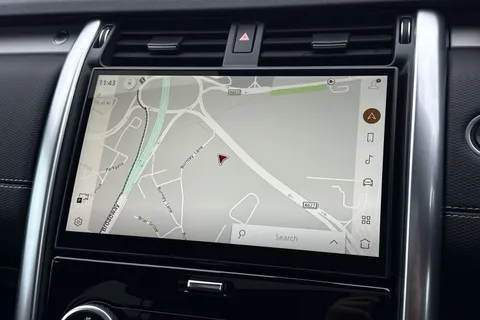 DV73RVO Land Rover Discovery 3.0 D300 MHEV R-Dynamic HSE Auto 4WD Euro 6 (s/s) 5dr Thumbnail #18