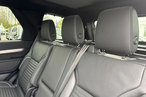 DV73RVO Land Rover Discovery 3.0 D300 MHEV R-Dynamic HSE Auto 4WD Euro 6 (s/s) 5dr Thumbnail #20