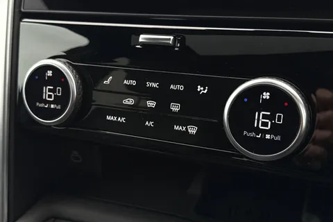 DV73RVO Land Rover Discovery 3.0 D300 MHEV R-Dynamic HSE Auto 4WD Euro 6 (s/s) 5dr Thumbnail #23