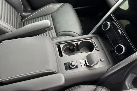 DV73RVO Land Rover Discovery 3.0 D300 MHEV R-Dynamic HSE Auto 4WD Euro 6 (s/s) 5dr Thumbnail #24