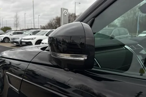 DV73RVO Land Rover Discovery 3.0 D300 MHEV R-Dynamic HSE Auto 4WD Euro 6 (s/s) 5dr Thumbnail #30