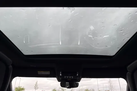 DV73RVO Land Rover Discovery 3.0 D300 MHEV R-Dynamic HSE Auto 4WD Euro 6 (s/s) 5dr Thumbnail #34