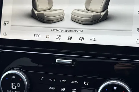 DV73RVO Land Rover Discovery 3.0 D300 MHEV R-Dynamic HSE Auto 4WD Euro 6 (s/s) 5dr Thumbnail #48