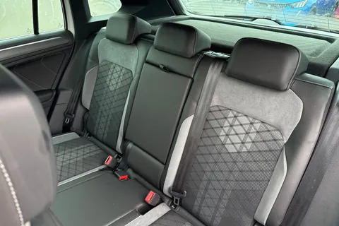 MT22LMX Volkswagen Tiguan 1.5 TSI R-Line DSG Euro 6 (s/s) 5dr Thumbnail #20