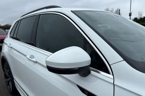 MT22LMX Volkswagen Tiguan 1.5 TSI R-Line DSG Euro 6 (s/s) 5dr Thumbnail #29