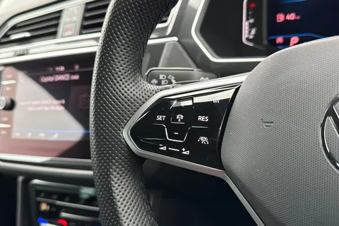 MT22LMX Volkswagen Tiguan 1.5 TSI R-Line DSG Euro 6 (s/s) 5dr Thumbnail #39